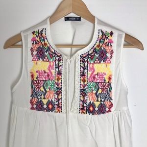 LAST CHANCE! Tank top w/ colorful embroidery